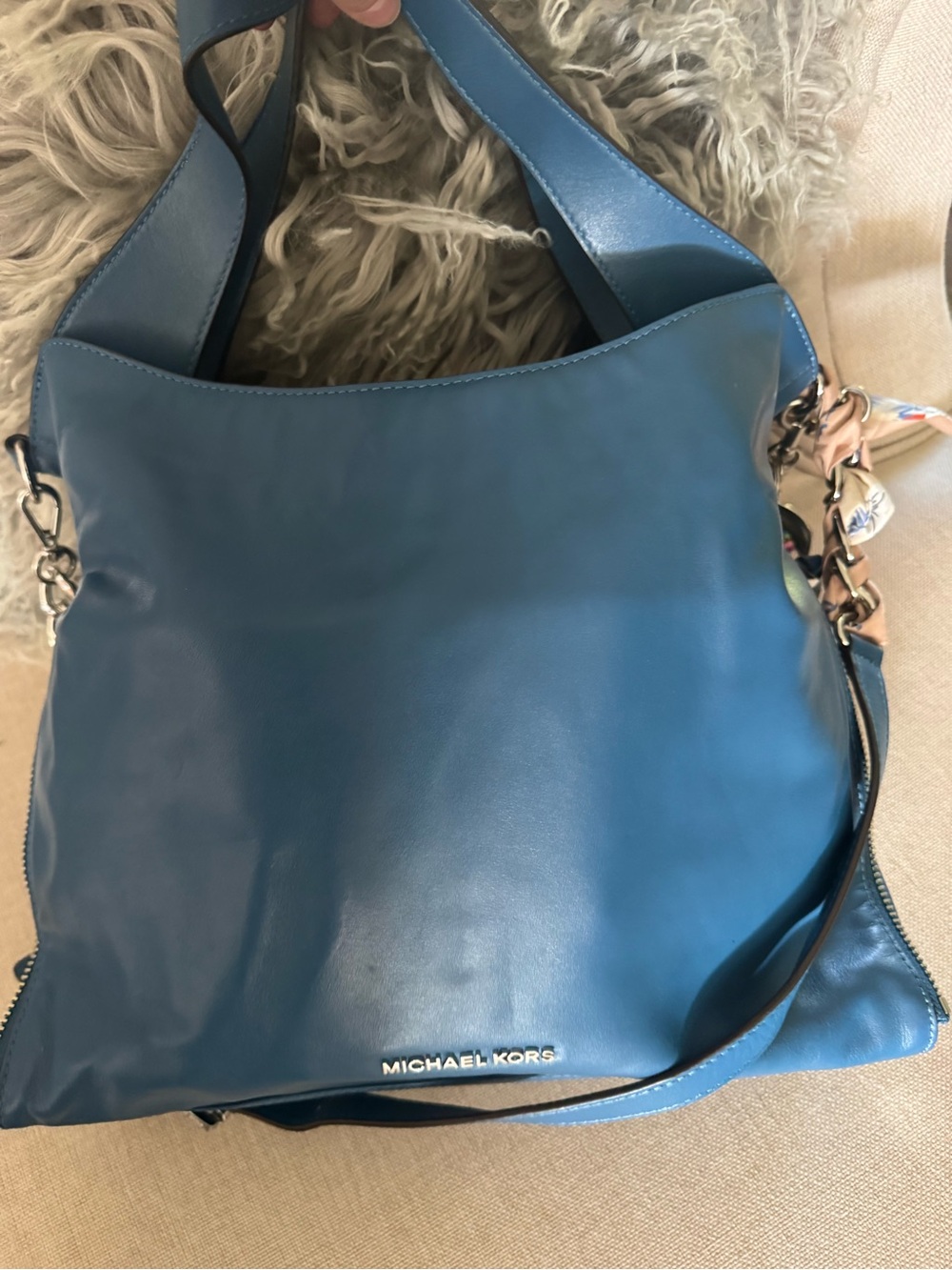 Michael Kors Blue Leather Tote with Matching Wallet - Picture 7 of 16